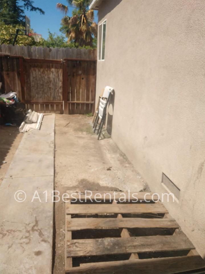 427 Corson Ave #1 - Photo 2 of 11