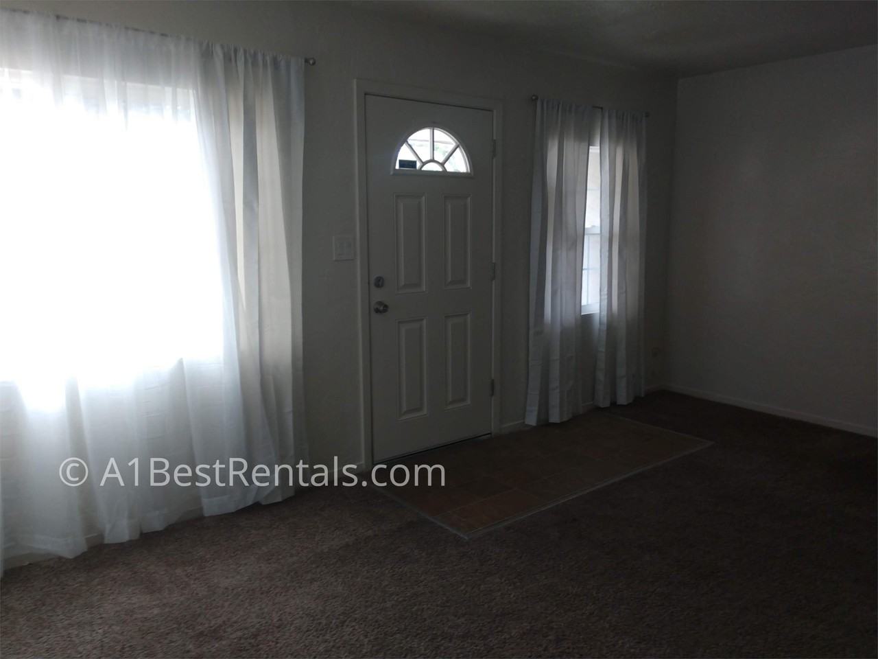 427 Corson Ave #1 - Photo 4 of 11