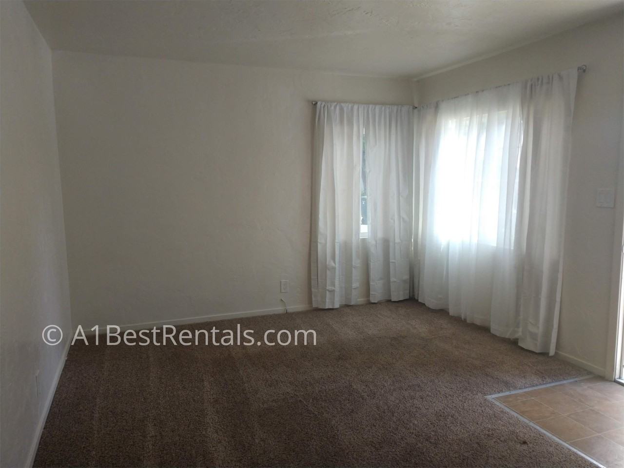 427 Corson Ave #1 - Photo 5 of 11