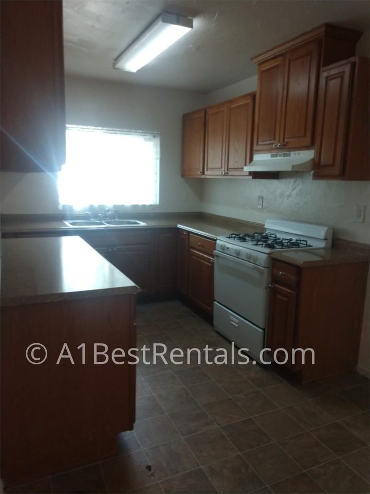 427 Corson Ave #1 - Photo 6 of 11