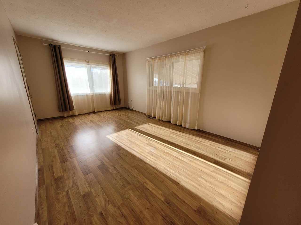 11232 105 Ave #1 - Photo 2 of 9