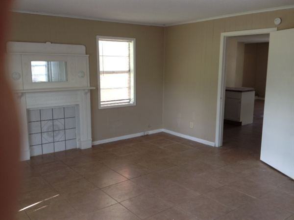 3779 Voltaire Ave - Photo 2 of 5