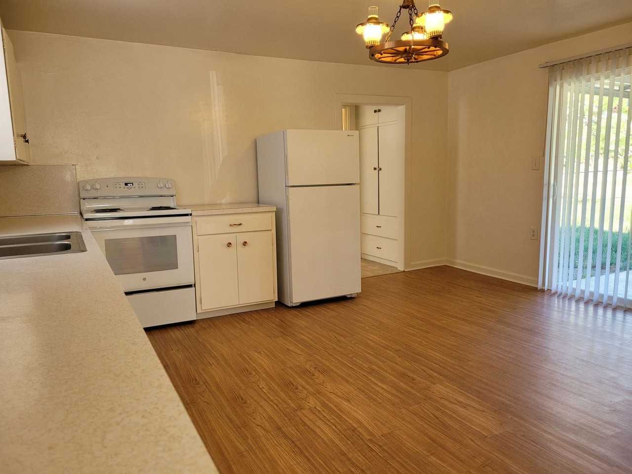 311 Ne 6th St - Photo 2 of 27