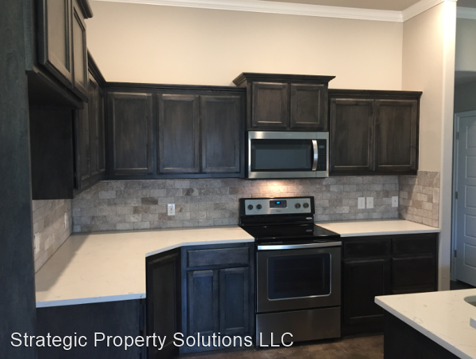 1739 Lexington Ct - Photo 3 of 5