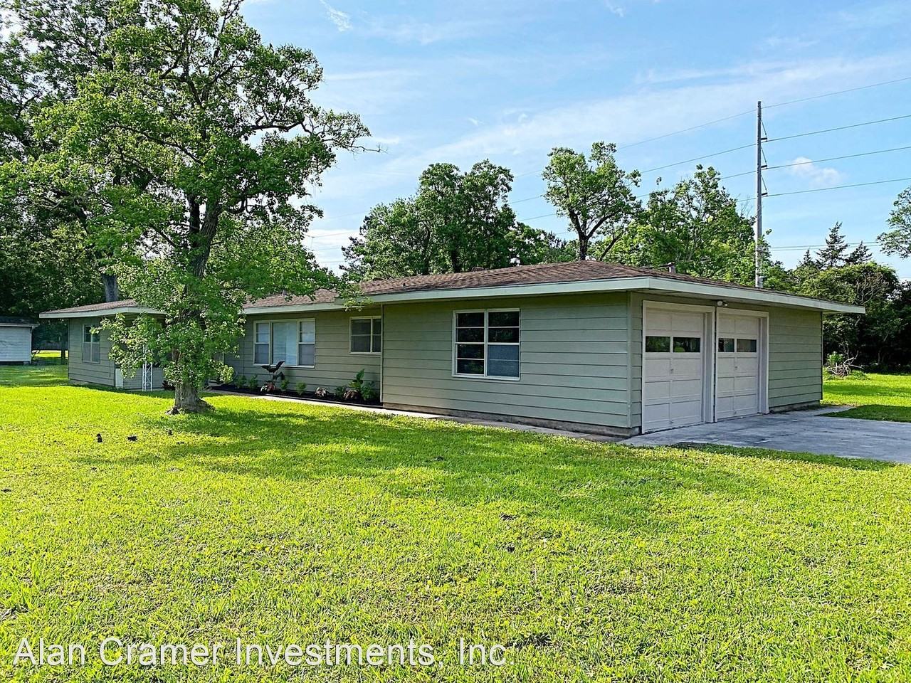 275 W Smith St - Photo 2 of 14