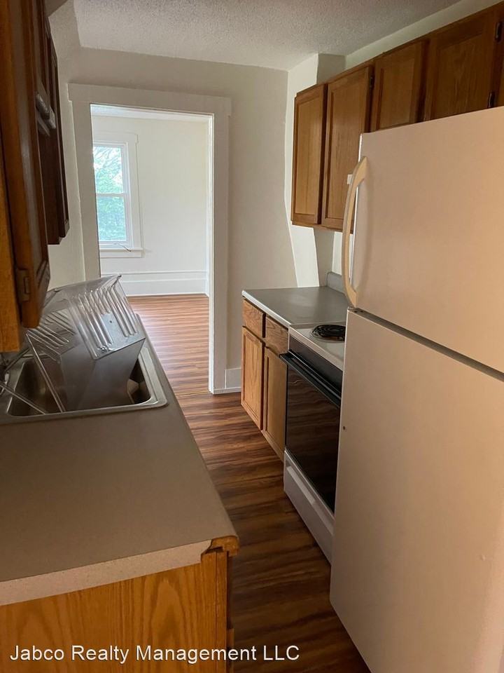 135 Whiterock Lane - Photo 3 of 7