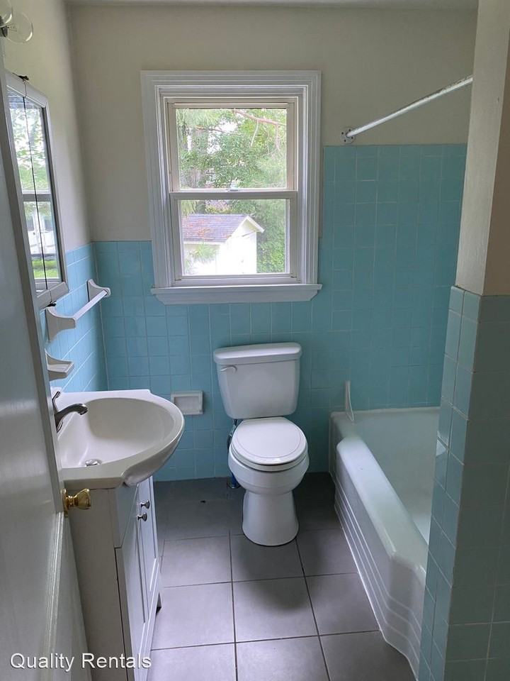 2004 Hershey Rd - Photo 3 of 8