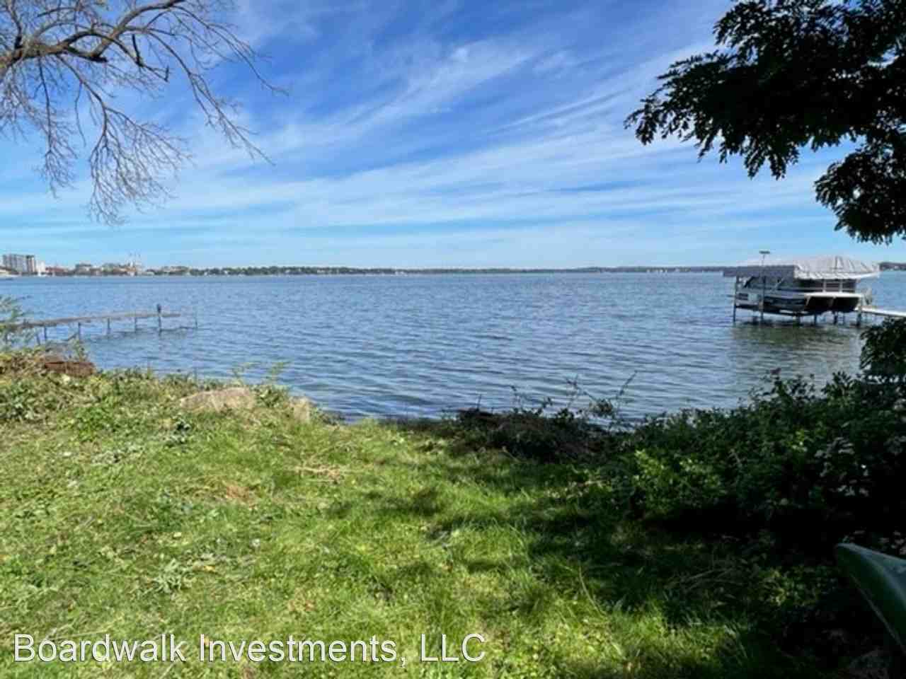 370 E Lakeside St - Photo 3 of 34