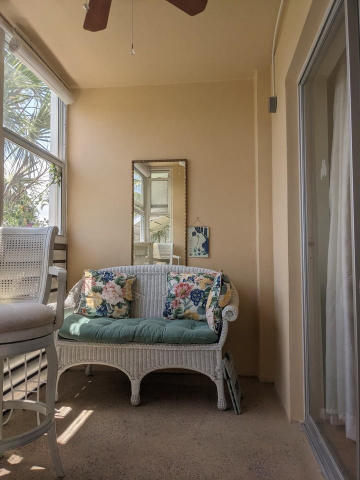 2562 Garden Dr N ##204 - Photo 2 of 33