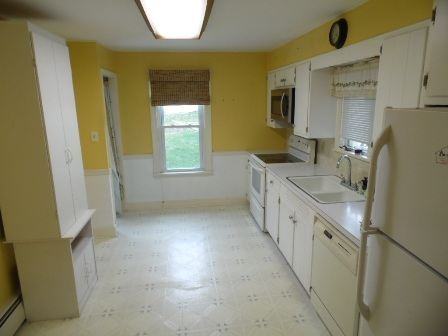 2431 Riverside Dr - Photo 3 of 21