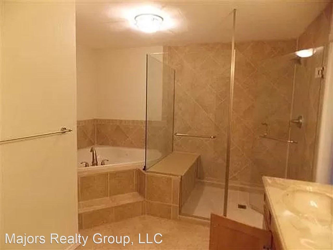 305 Cindy Dr - Photo 2 of 16