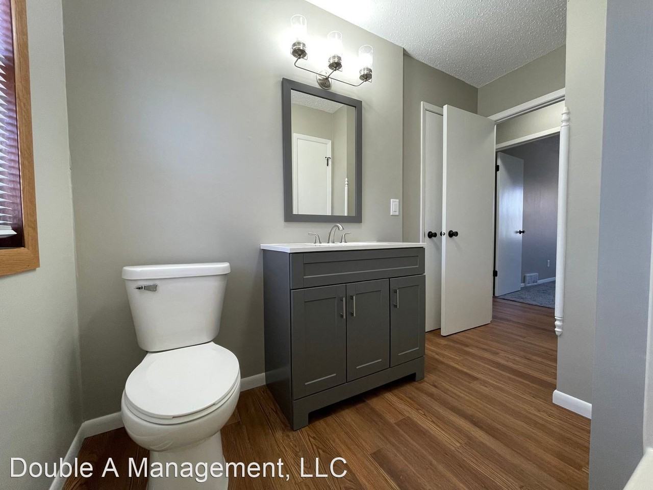 914 Gilbert St - Photo 2 of 25