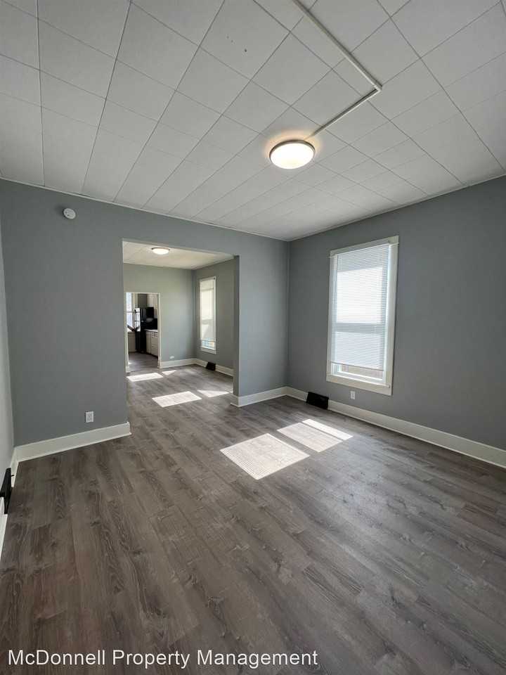 1213 14 1/2 St - Photo 3 of 20