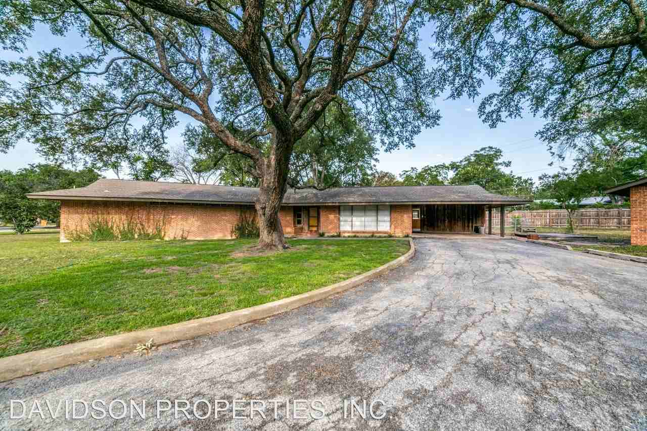 211 Briarcliff Dr - Photo 2 of 23