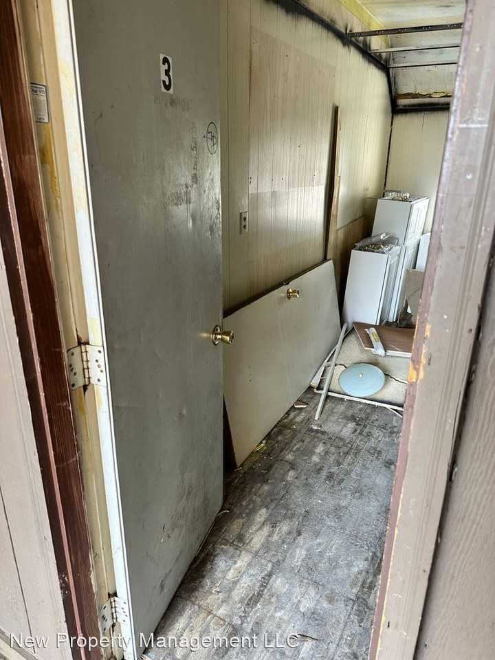 309 S 9th St - Photo 3 of 3