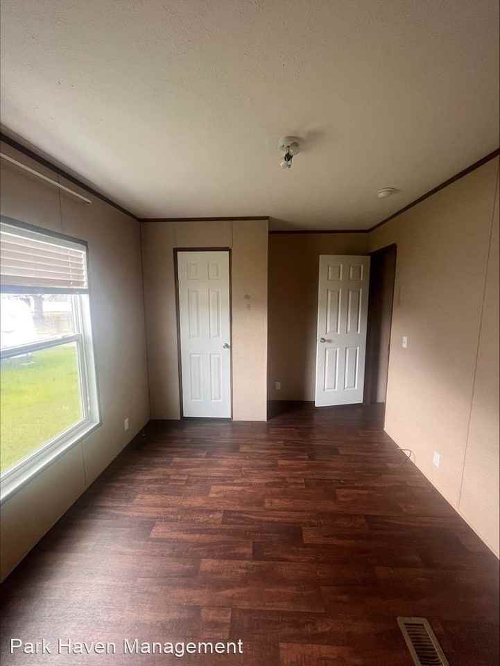 222 County Road 5516 - Photo 3 of 20