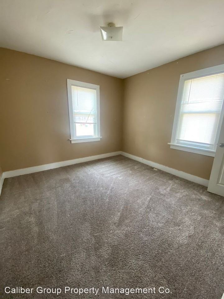 142 Sherman Ave - Photo 2 of 6