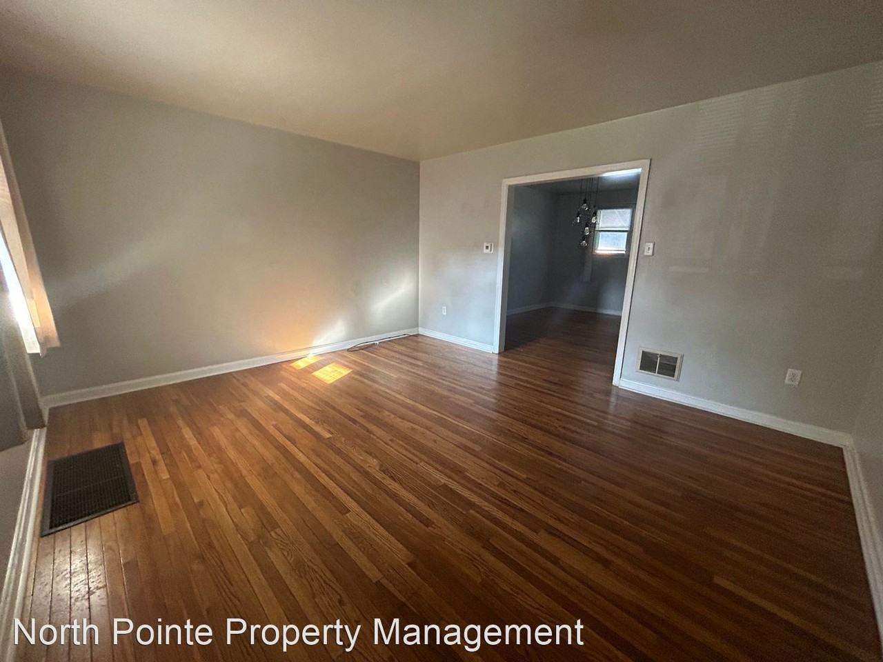 1258 Union St - Photo 2 of 22