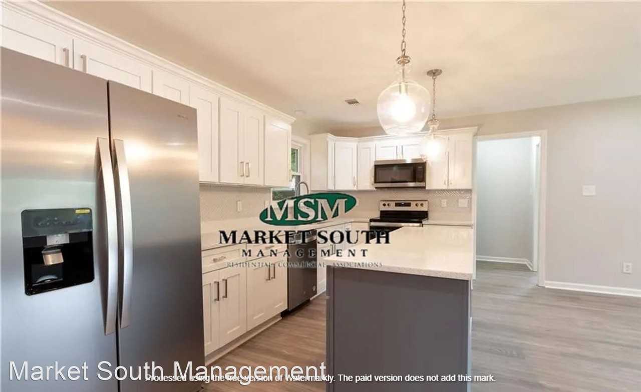 12401 Northwood Rd - Photo 2 of 11