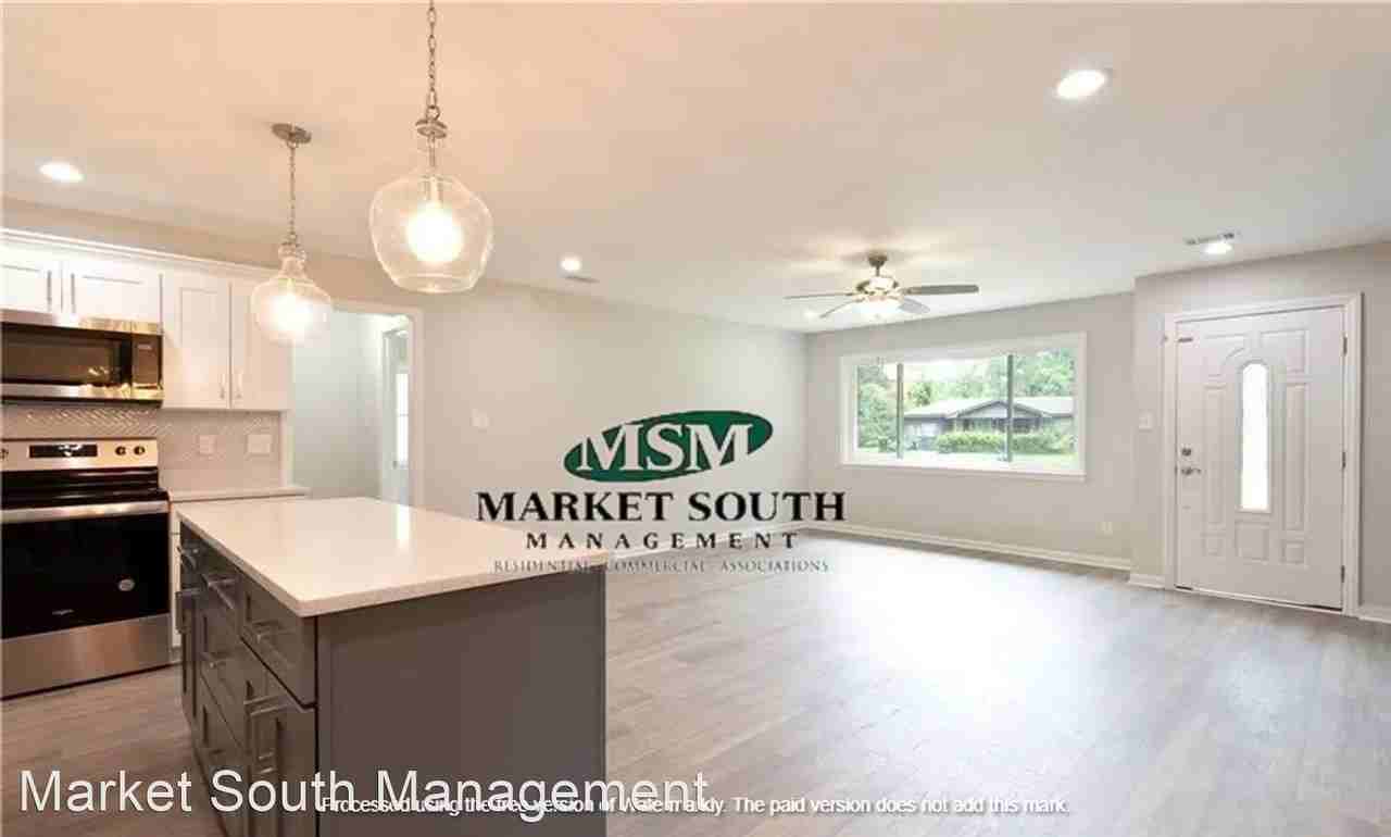 12401 Northwood Rd - Photo 3 of 11