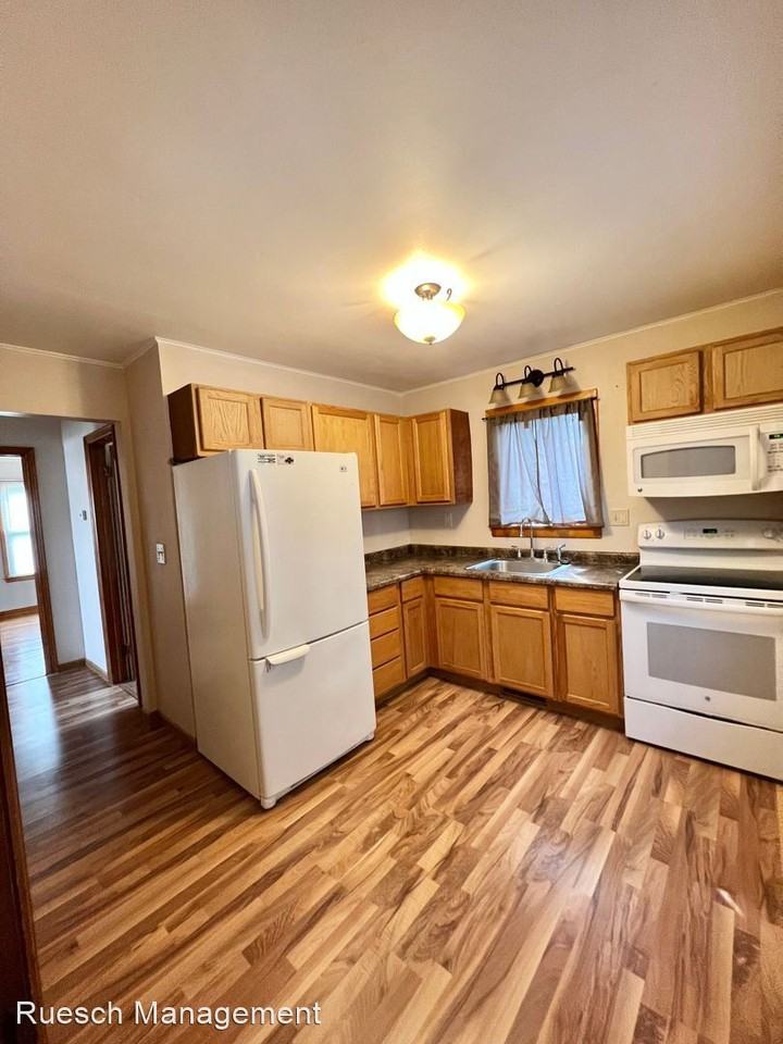 73 Robert St - Photo 3 of 15