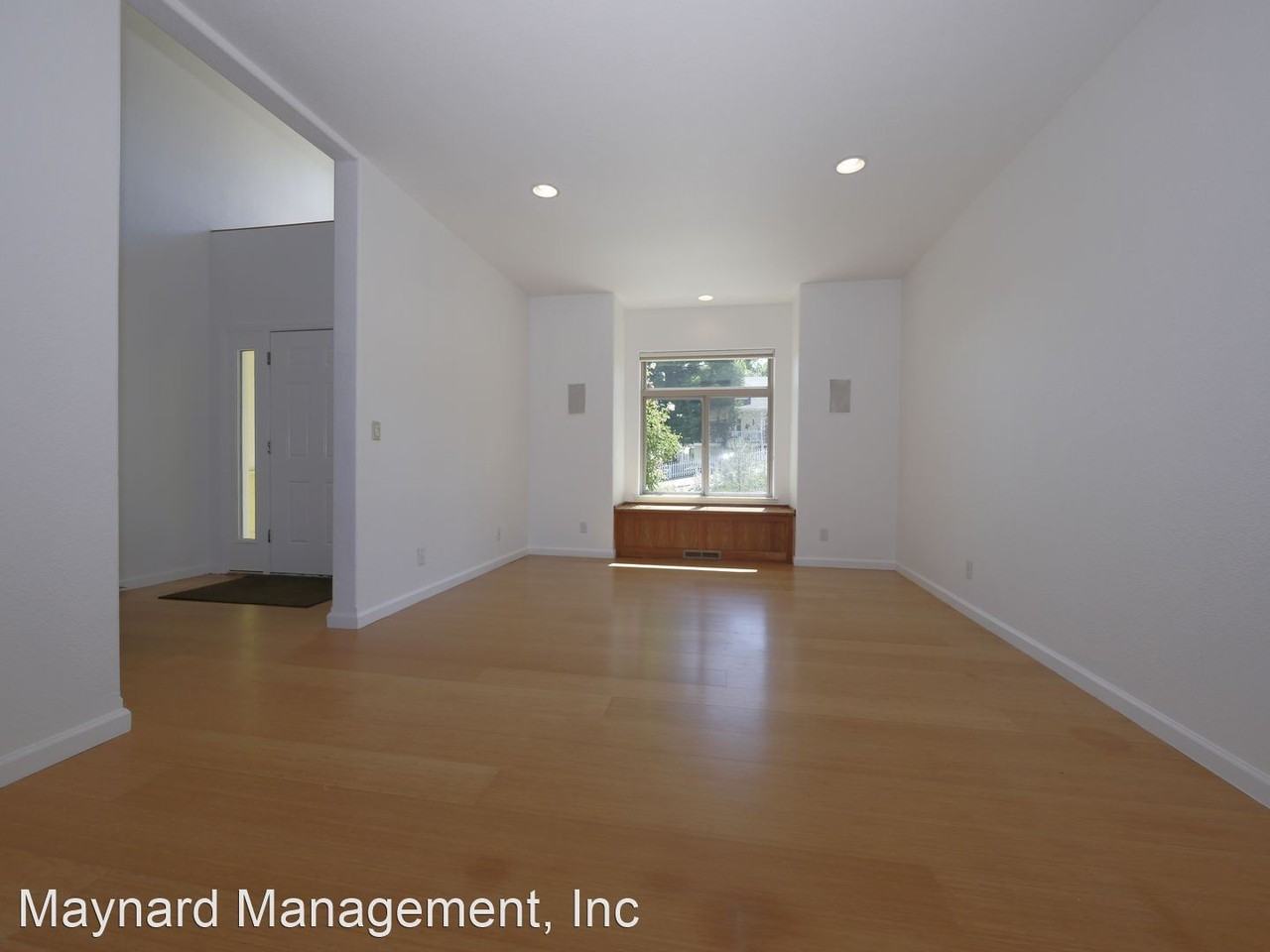 272 California Dr - Photo 2 of 18