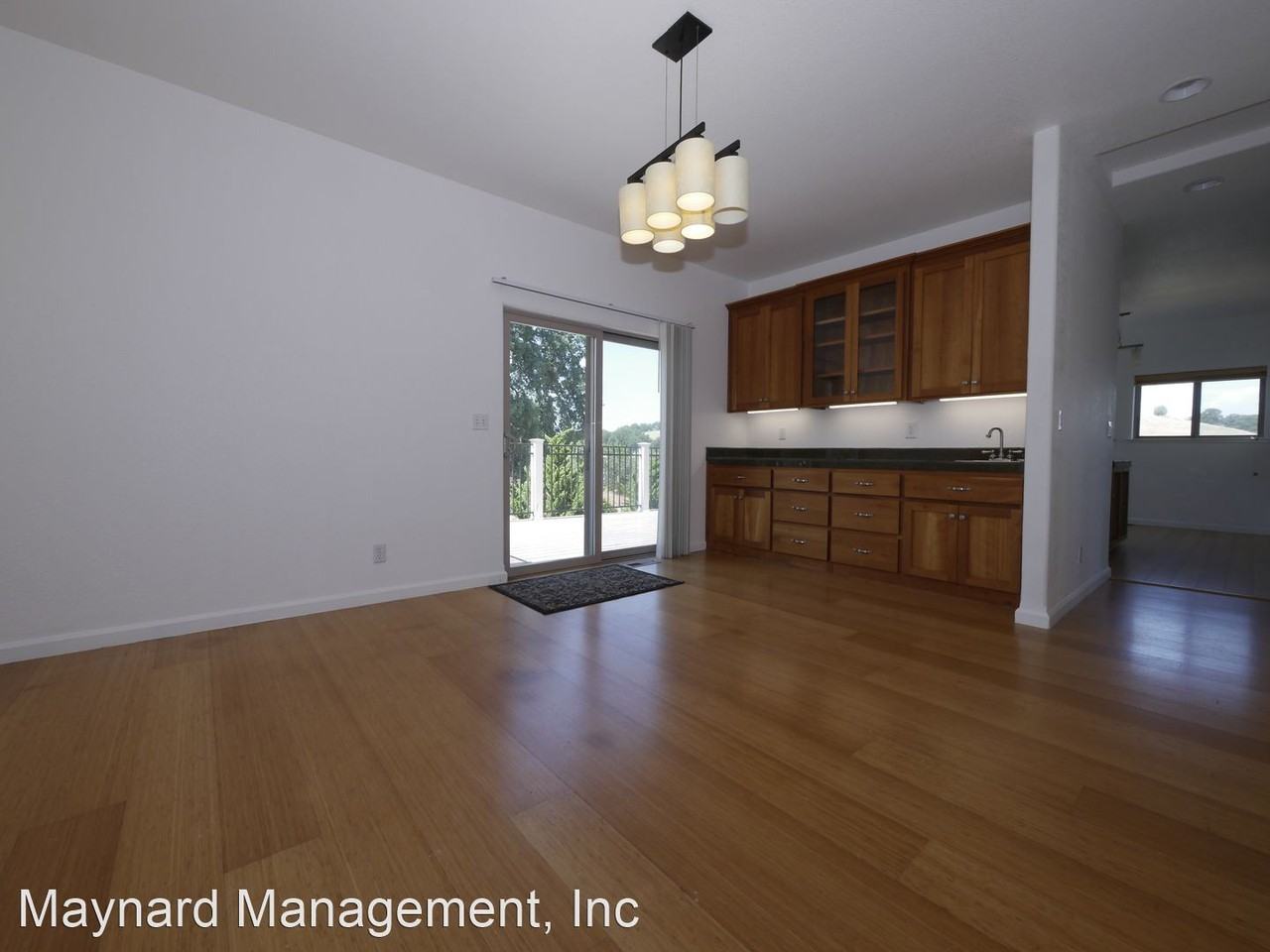 272 California Dr - Photo 3 of 18