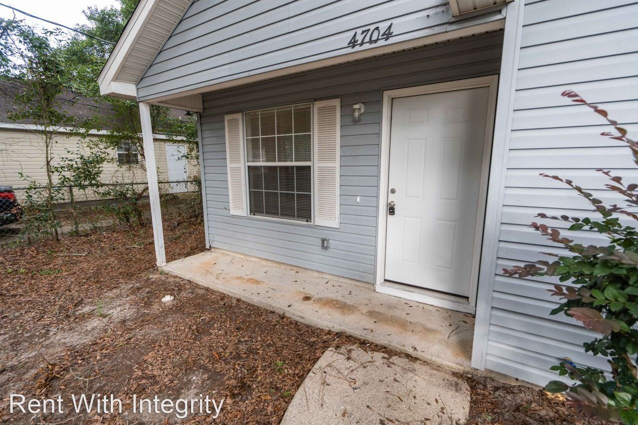 4704 Oleander Dr - Photo 2 of 33