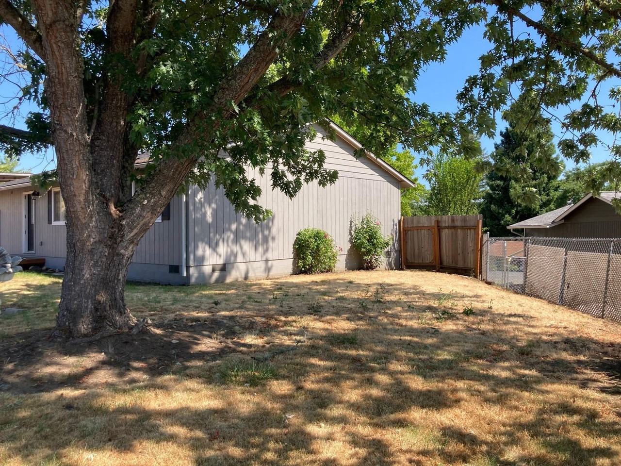 141 Laguna Ct - Photo 2 of 24