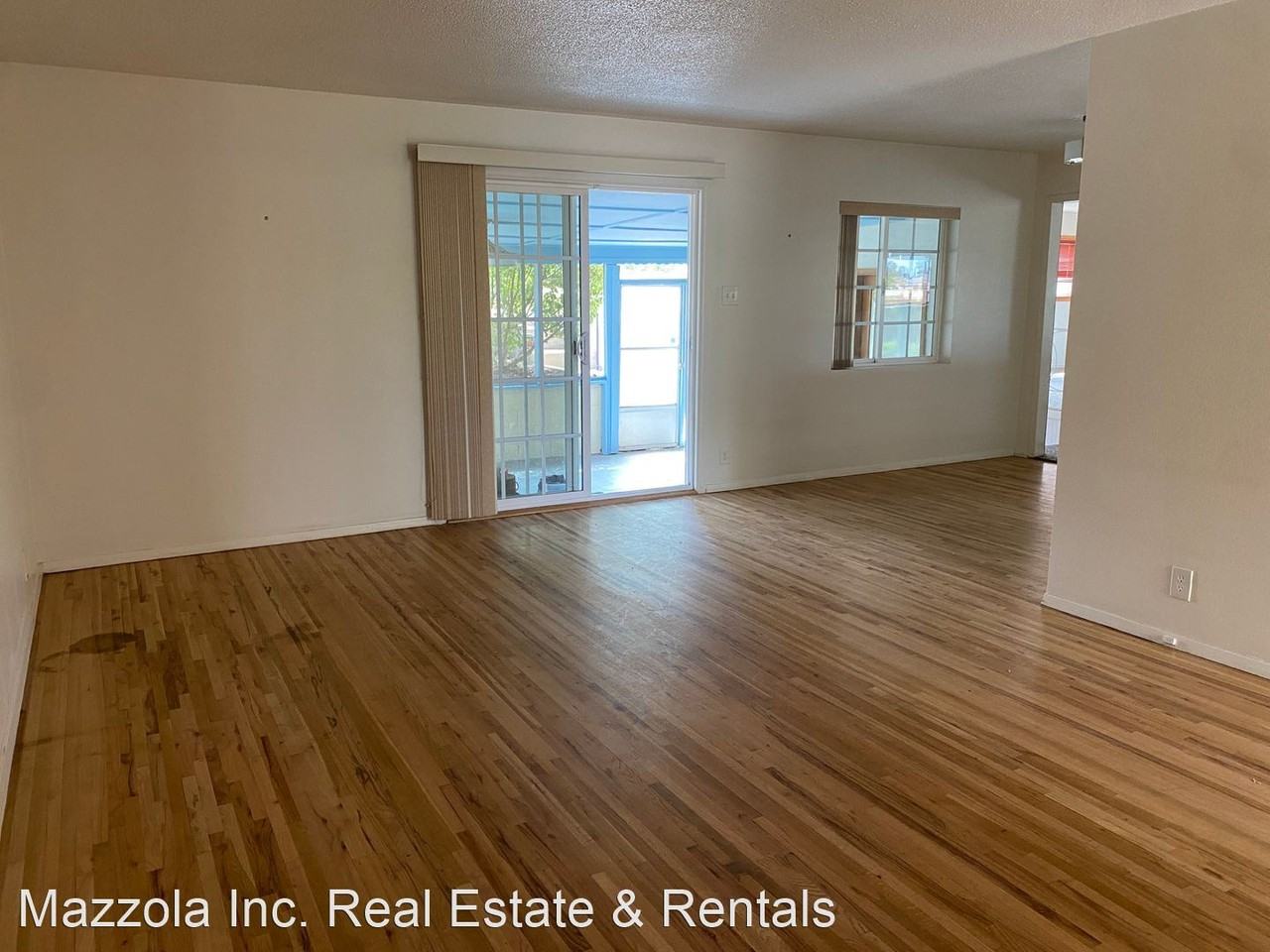 1612 Princeton Dr Se - Photo 3 of 25