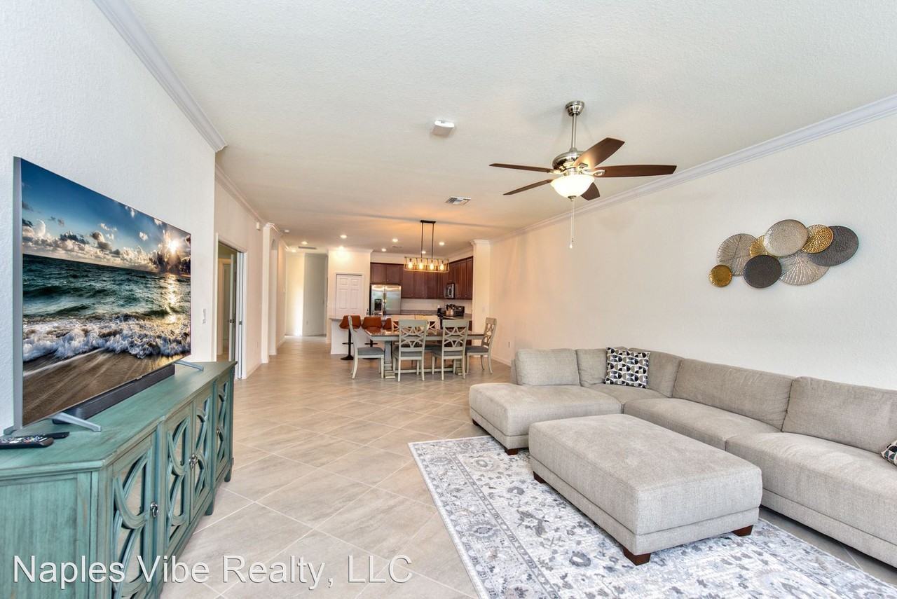 9134 Woodhurst Dr - Photo 2 of 25