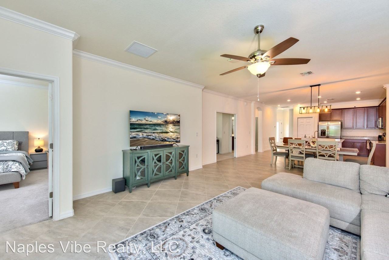 9134 Woodhurst Dr - Photo 3 of 25