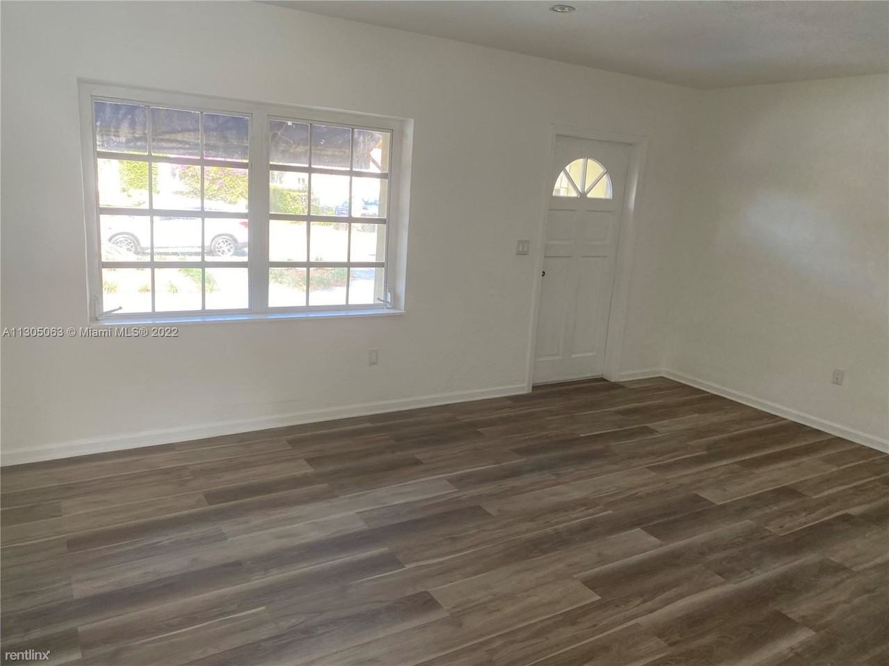 6256 Sw 14th St - Photo 2 of 19