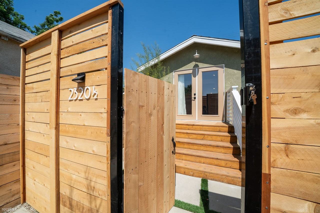 2318 Alta St - Photo 2 of 17