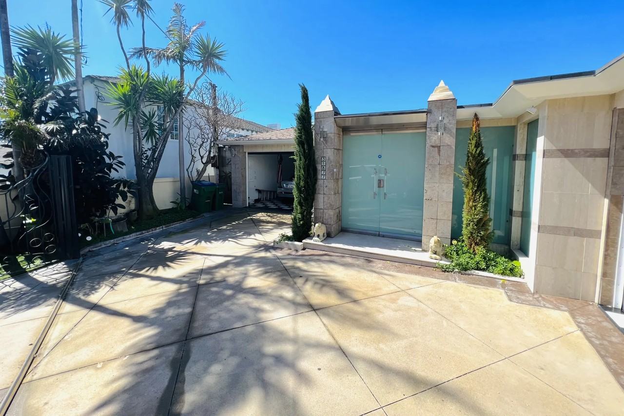 31877 Circle Dr - Photo 3 of 50