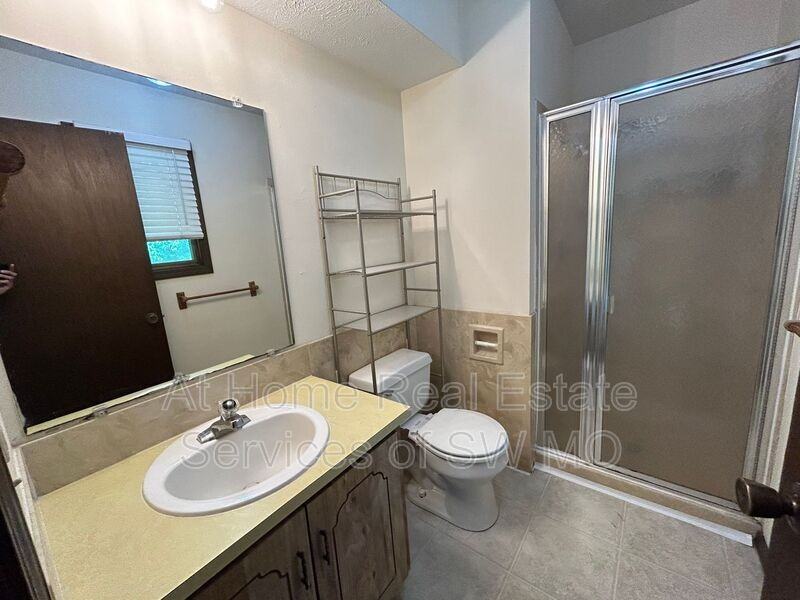 522 E Latoka Ct - Photo 7 of 11