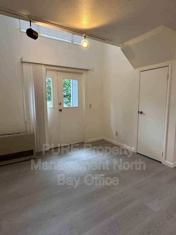 130 9th St - Photo 2 of 14