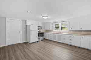 featured image of 588 N Walnut St #4