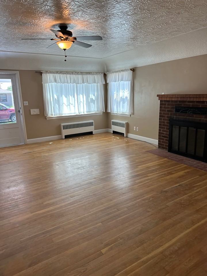 668 N Bent St - Photo 2 of 17