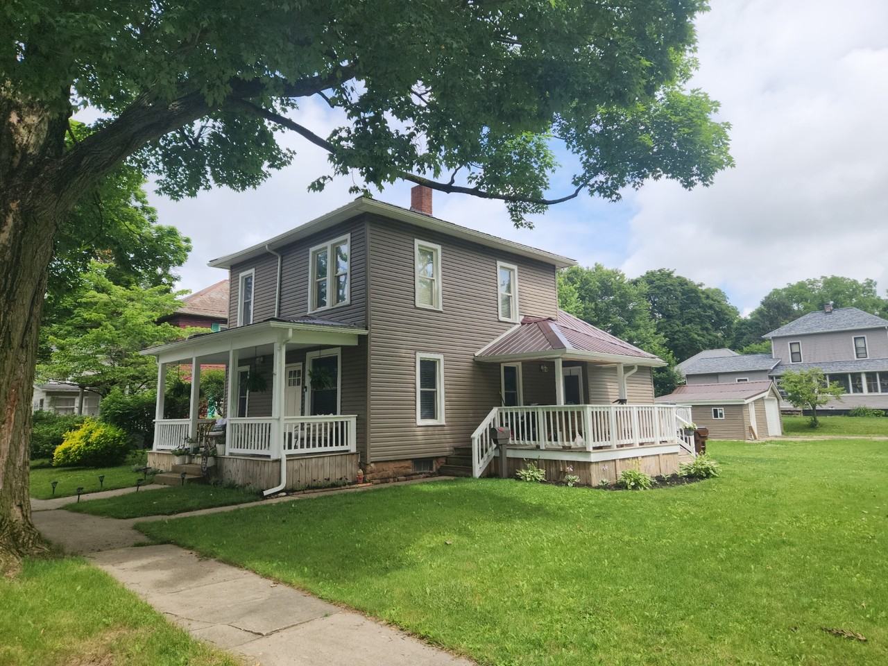 21 Elizabeth St - Photo 2 of 4