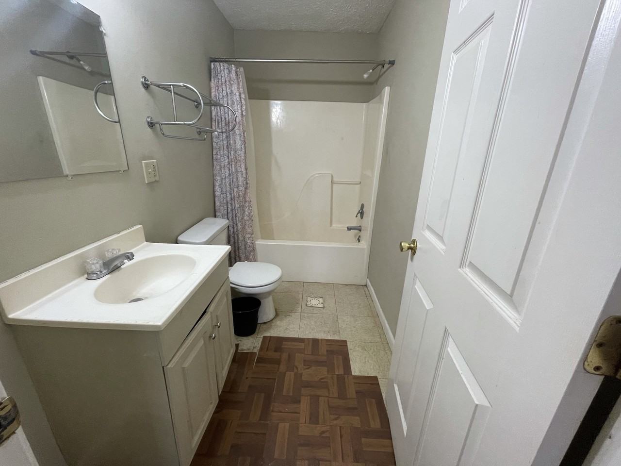 803 Clydeton Rd - Photo 3 of 12