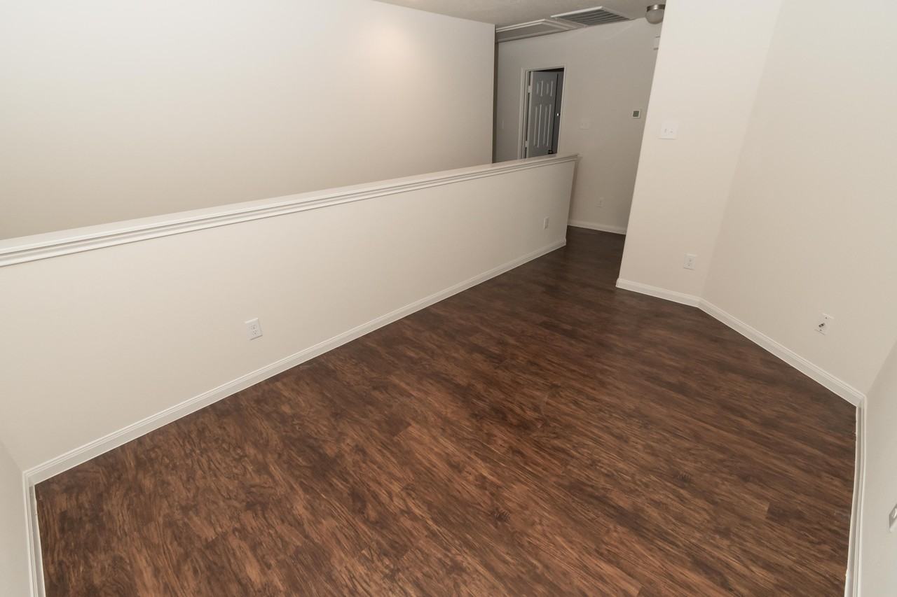 8315 Big Creek Dr - Photo 2 of 11