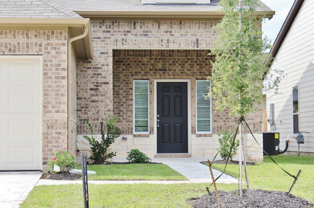 12315 Roy Mix Bohn Ln - Photo 3 of 17