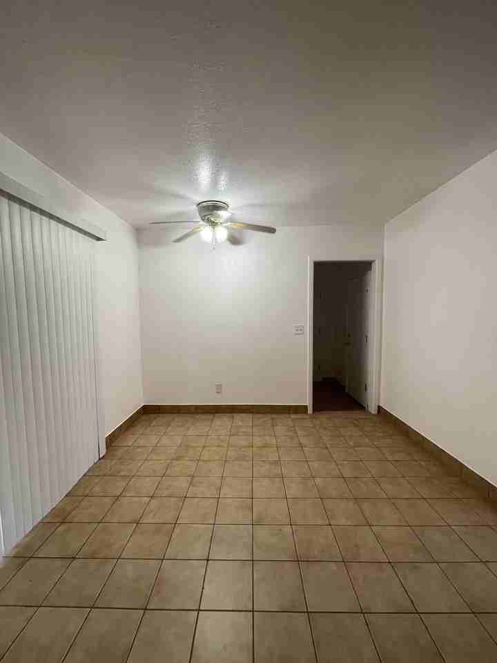 3841 W South Aire Pl - Photo 3 of 13
