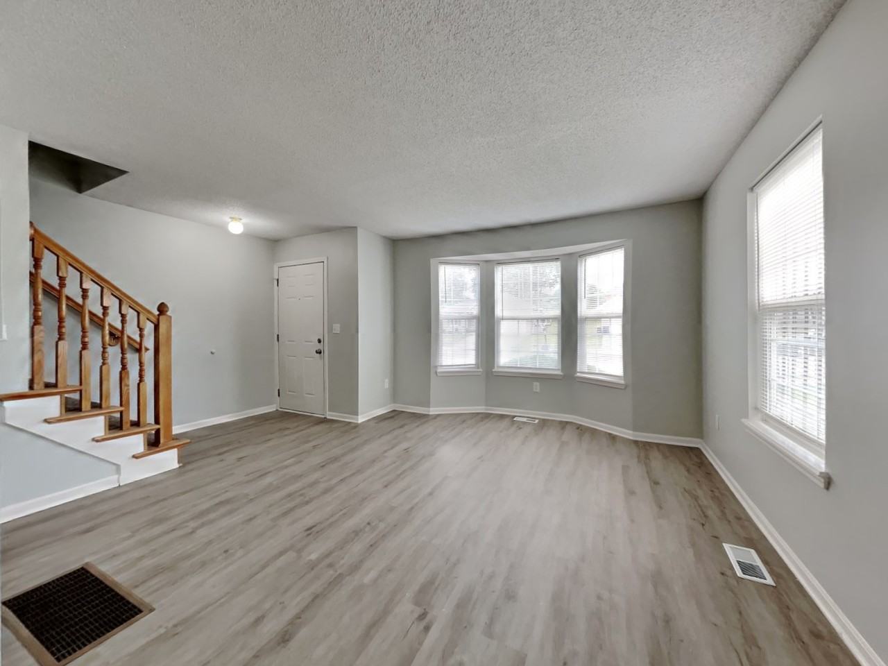 4215 Woodland Ave - Photo 3 of 24