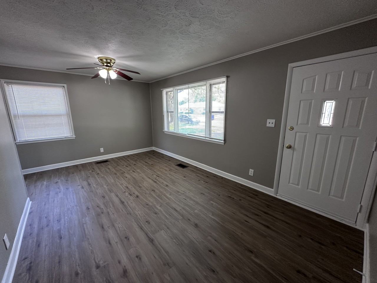 7362 Westchester Dr - Photo 2 of 14