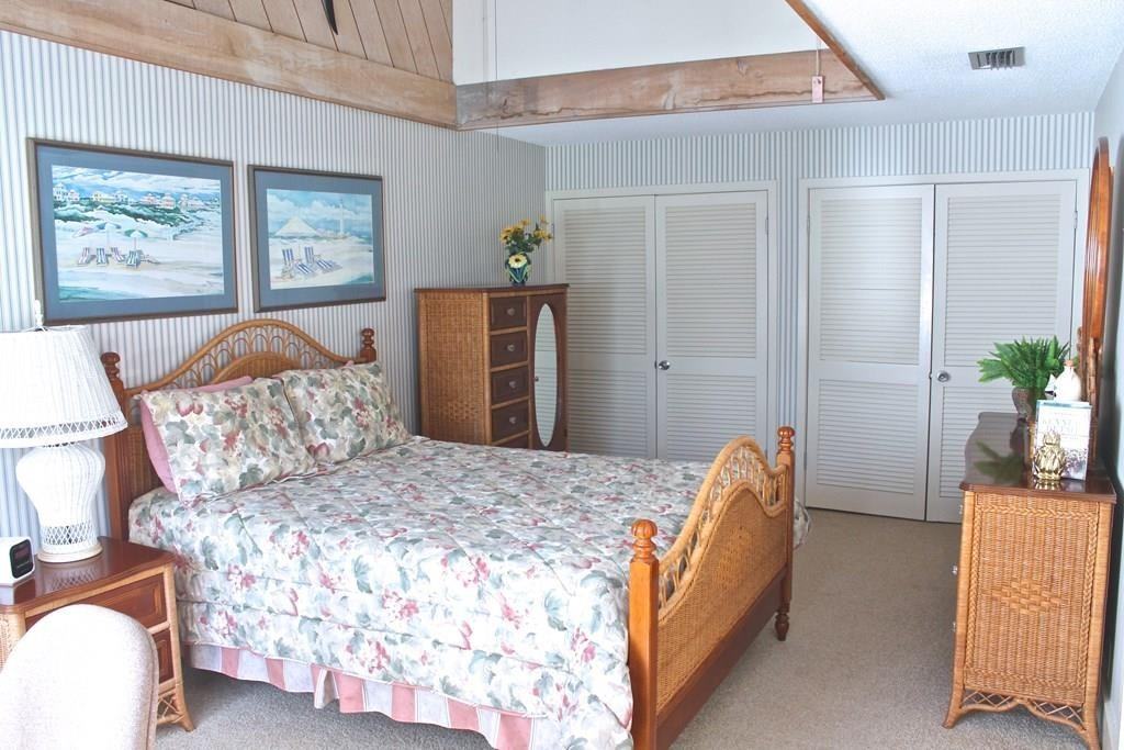 404 Fairway Villas #404 - Photo 2 of 9