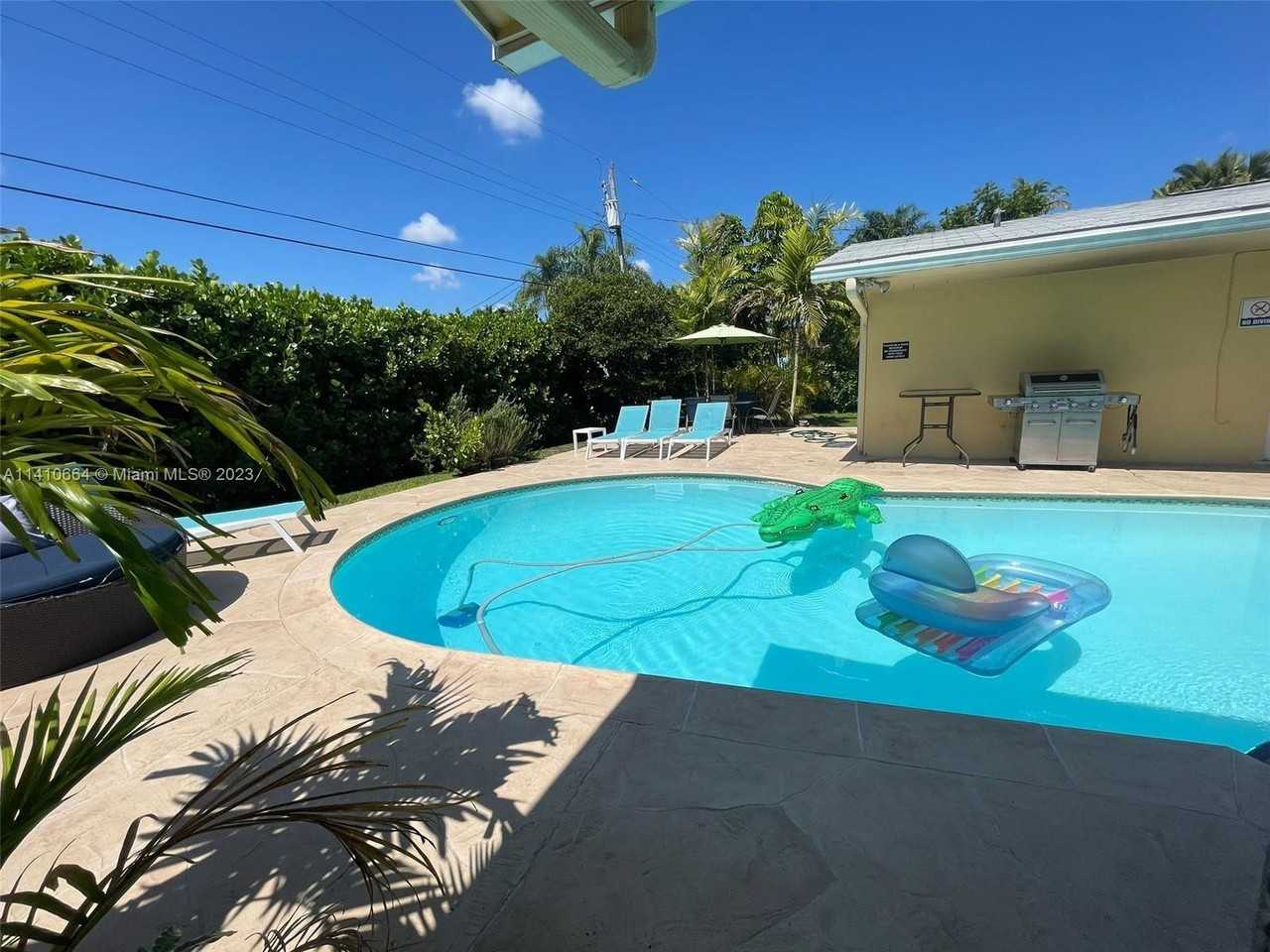 4410 Buchanan St - Photo 6 of 50