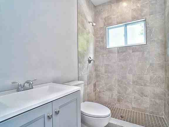 385 Targee St #FL2 - Photo 2 of 9
