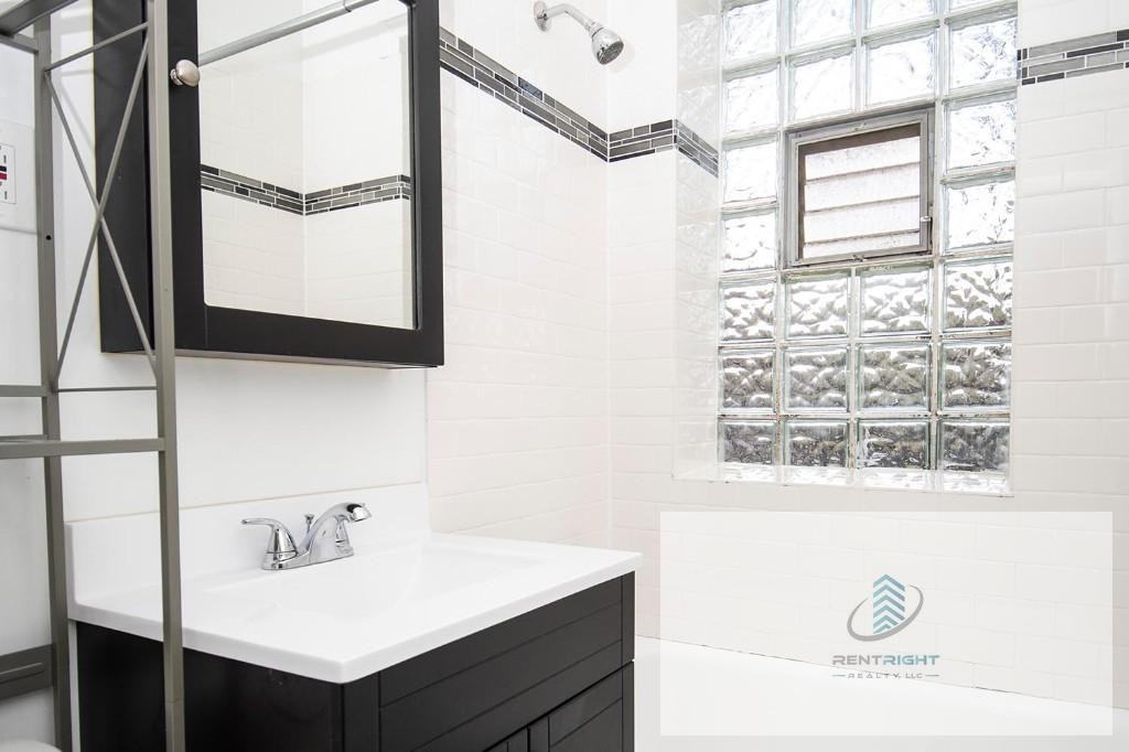 3701 N Hoyne Ave #3703-3 - Photo 2 of 2